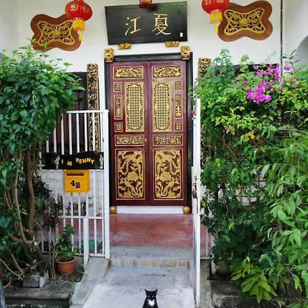 At Penny'S Place Hostel Caters To Women
